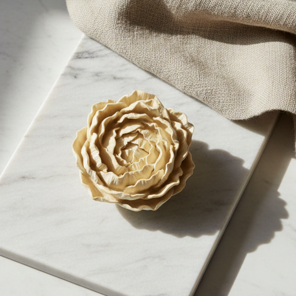 Flor de nenúfar de cerâmica perfumada artesanal para decoração de interiores.