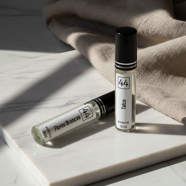 Recarga de essência concentrada da 44 para cerâmicas perfumadas e flores secas, em frasco de 10 ml.