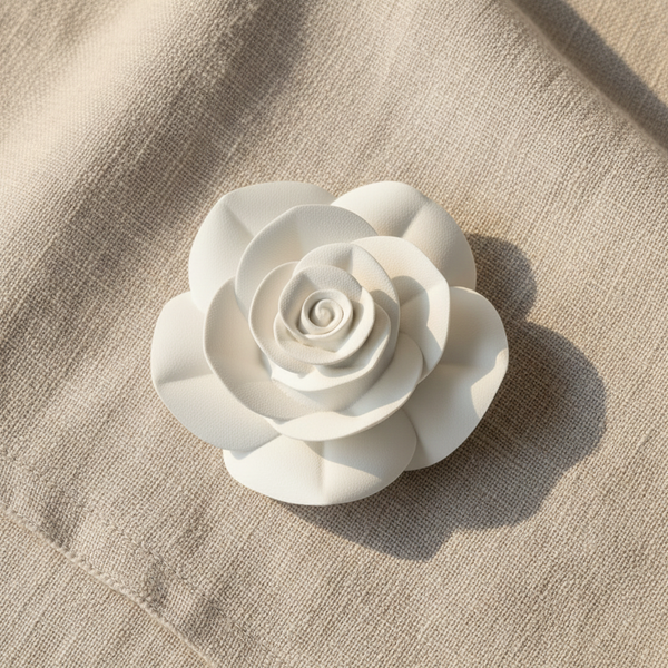 Rosa de cerâmica perfumada artesanal para decorar e perfumar interiores.